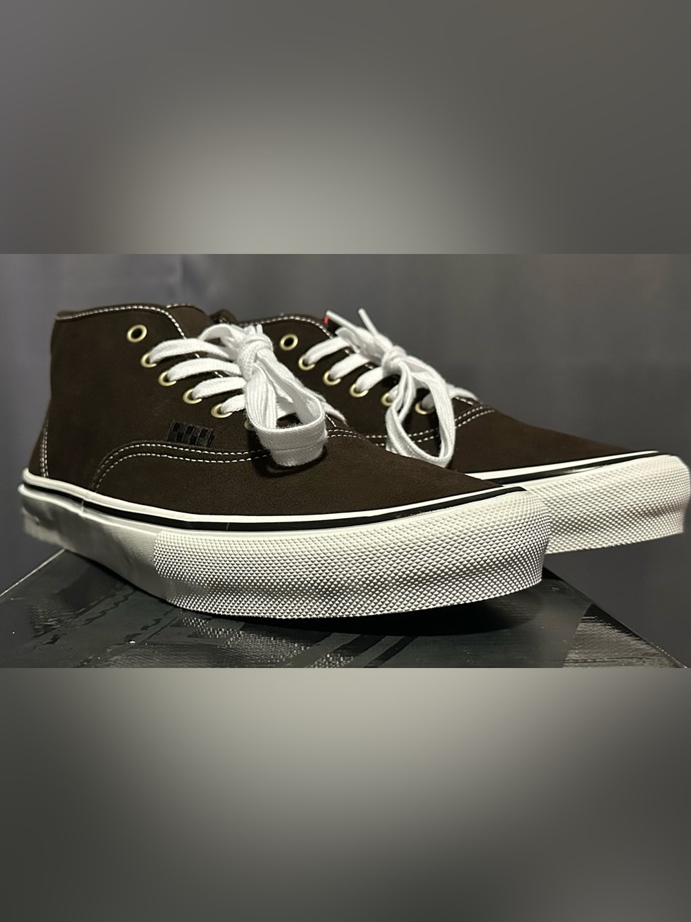 Vans Skate Authentic Mid VCU Men’s shoe, size 11.5, Dark Brown/White